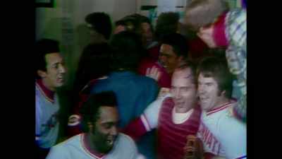 I know Bench raised the trophy. - Charlie Hustle & the Matter of Pete Rose