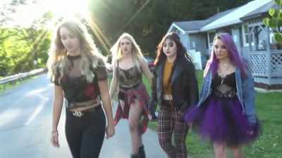 - I know, we came here for a good time - Dark October