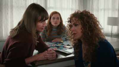 - I know she does.
- She played the dead Dad card. - Zoey's Extraordinary Christmas