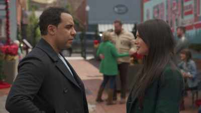 -I know you have a girlfriend.
-What? - A Christmas Open House