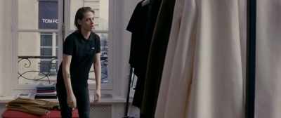I... you know her.
I can't. - Personal Shopper