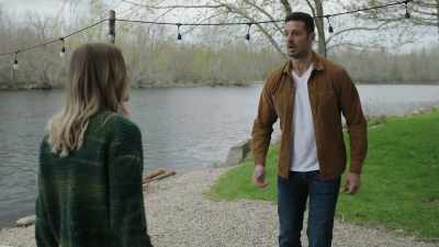 -I know, I know. I'm sorry.
-No, enough. - Deadly Ex Next Door