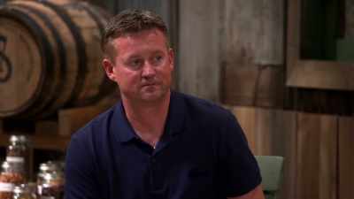 -I know where I'm at.
-Well, if we're locked
in, I'll go get them. - Moonshiners: Master Distiller