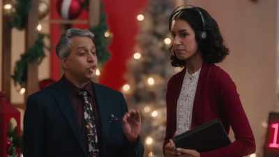 I know I'm not supposed
to say anything but-- - The Great Holiday Bake War
