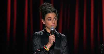 I know I'm thinking
what you guys are all thinking, - Jenny Slate: Stage Fright