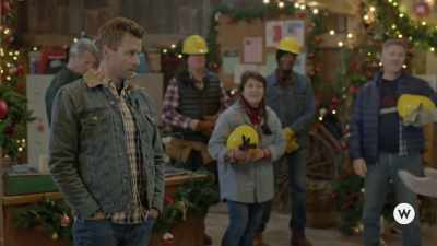 I know it's the holidays,
but we really appreciate it. - A Tiny Home Christmas