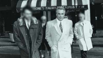 - I know John Joseph, you know,
talked to my father, - Ross Kemp: Mafia and Britain
