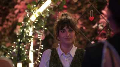 I know that Joséphine was
initially interested in Lacy, - Love Trip: Paris