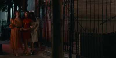 - I know you love it, you're into that.
- It's too much. - The Broken Hearts Gallery