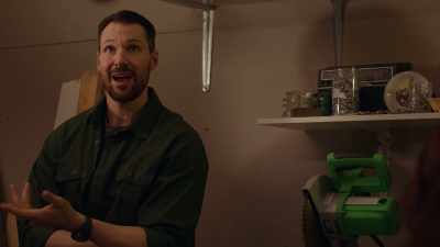 I know nothing about this place. - A Home for the Holidays