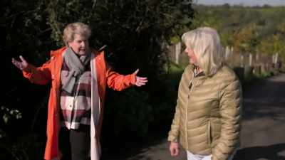 -- I know! Sunshine and wilderness is
what I'm going to give you today. - Extraordinary Escapes with Sandi Toksvig