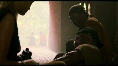 -I know that thing is throbbing like hell.
-Yeah. - Da 5 Bloods