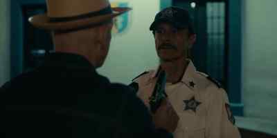 I know, tranquilo. You turn
around now. Turn around. - The Mosquito Coast