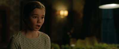 - I know what I heard, Grandpa.
- Maisie, - Jurassic World: Fallen Kingdom