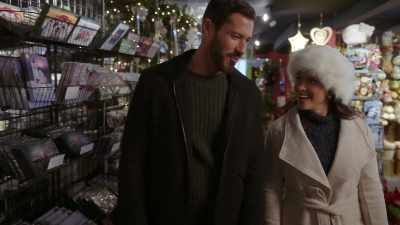 - I know what you're doing.
- What am I doing? - Cloudy with a Chance of Christmas