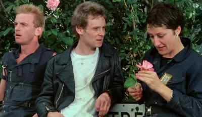 I know where
there's some lovely flowers. - Jubilee