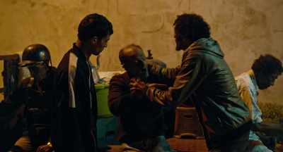 - I know you.
- Please drink. - Hounds