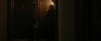 I know you're in there.
[door knocking] - Fear the Invisible Man