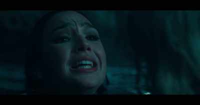 I know you're in there.
Please. Please, renounce your wish. - Wonder Woman 1984