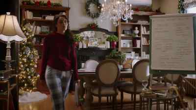 I know you're rushing off, - Unwrapping Christmas: Mia's Prince