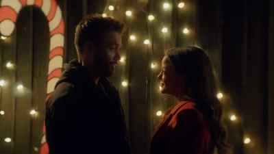 I know that you're very
reluctant to leave L.A. - Christmas Under the Lights
