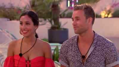 ♪ Last night
To your eyes ♪ - Love Island Australia