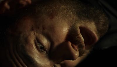 [lights humming]
[sirens wailing] - Banshee