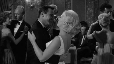 I like dancing with you I like dancing with you - The Notorious Landlady
