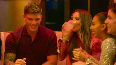 I like to have a few drinks,
dance, stay out late. Yeah. - Selling The OC