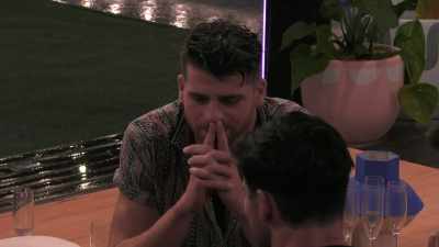 I LIKE HIM, BUT IT'S A WEIRD
TRIP. - Love Island