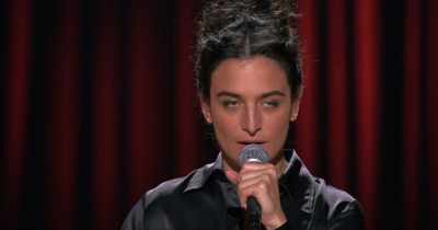 I was like, "I'll just keep smoking weed
while working out," - Jenny Slate: Stage Fright