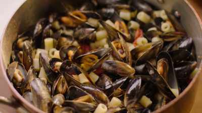 I like it when the bits of
pasta nestle inside the shells. - Nigella: At My Table