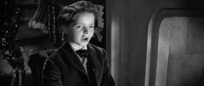 I like it when the fire does that. - The Innocents