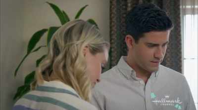 - I like to layer.
- Yes, but it's Palm Springs, - Sister of the Bride