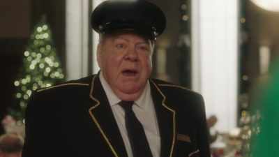 I like tradition,
and this is one that
I wanna see continue. - Christmas 9 to 5