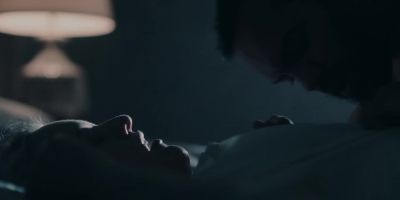 ♪ Listen to the wind blow ♪ - The Handmaid's Tale