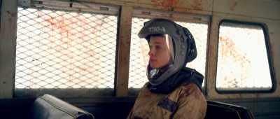 - I lived in the valley with my son.
- Is he back at the compound? - Pandemic
