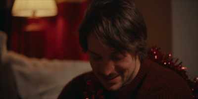 I look at you, I'm like, "Ooh!" - The Holiday List