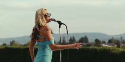 ♪ I look in the rearview ♪ - Miley Cyrus - Endless Summer Vacation (Backyard Sessions)
