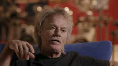I looked over the side,
and I see Jagger looking at us, - ZZ Top: That Little Ol' Band From Texas