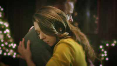 - I love you dad.
- I love you too Sparks. - Christmas at the Chateau