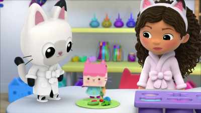 I love dinosaurs,
so I'm going to pick a dinosaur. - Gabby's Dollhouse