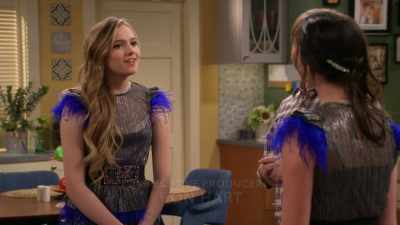 - I love your earrings, - Side Hustle