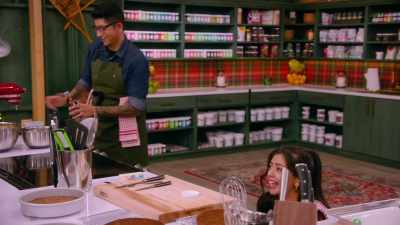 - I love you guys.
- I also don't find - Baking It