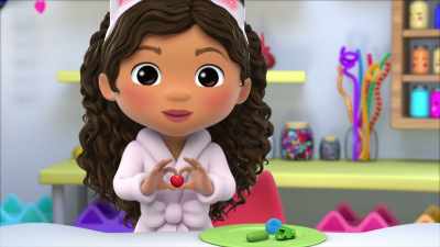 I love hearts,
so this is my special charm. - Gabby's Dollhouse