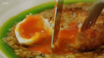 I love how you got that perfect
cooking on your poached egg. - Young Masterchef