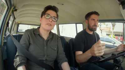 I love it's pose.
It's like, "Come here, motherfucker." - Sue Perkins: Perfectly Legal