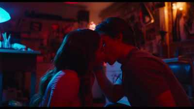 ♪ I love to love ♪ - He's All That
