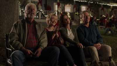 -I love the sleigh.
-[indistinct chatter] - Christmas in Louisiana