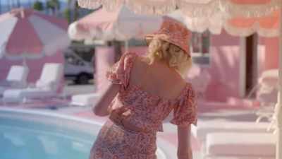 I love them. Mobile homes.
They're called mobile homes. - Trixie Motel
